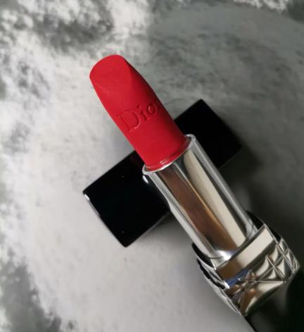 迪奧口紅999怎么分辨是不是正品？